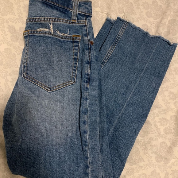 Abercrombie ultra high rise ankle straight Jean, Short - Picture 5 of 6